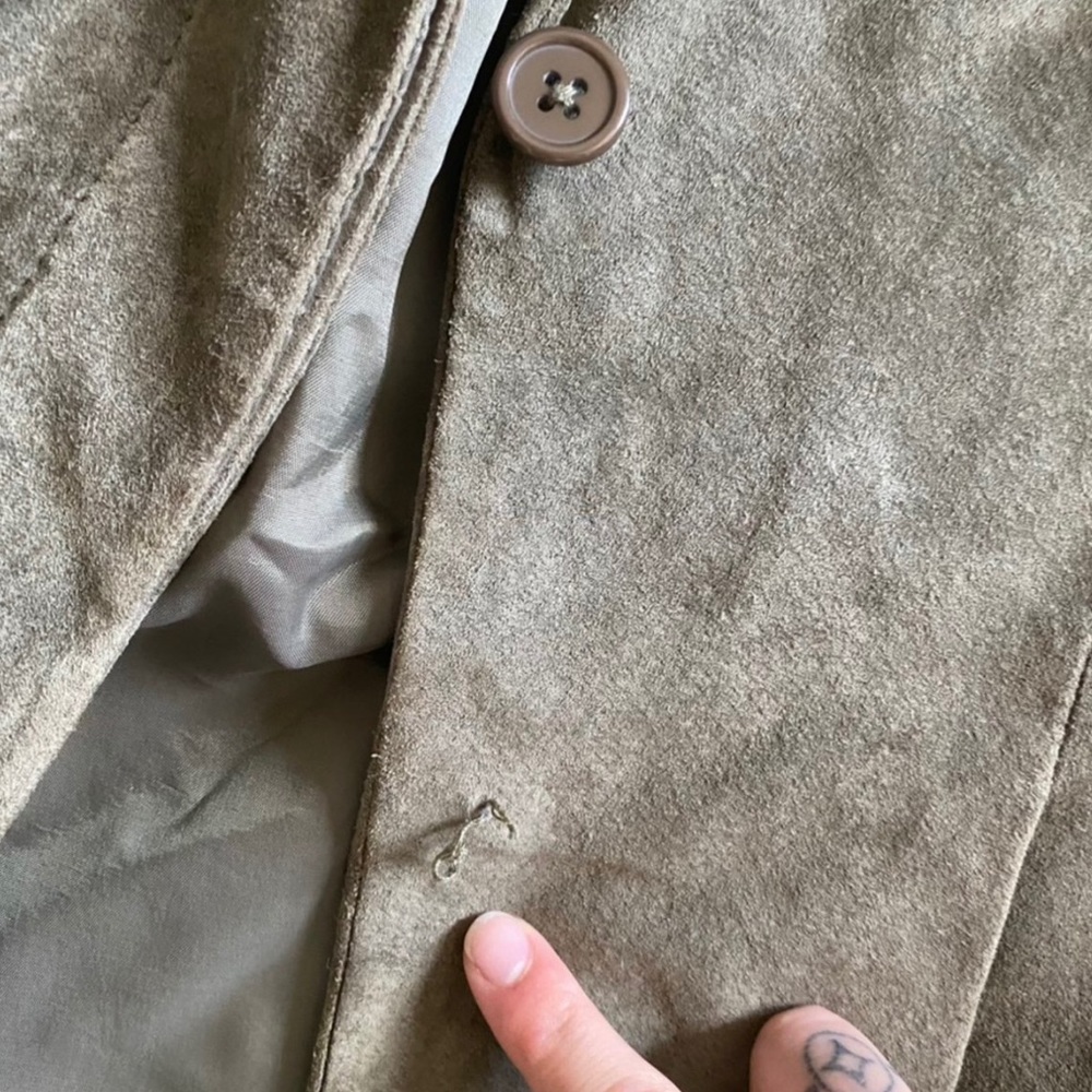 Blazer - Picture 4 of 4